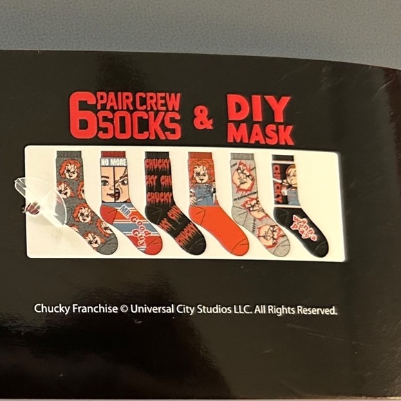 Chucky 6 Pair Crew Socks and DIY Mask Set Universal Monsters Horror Halloween - Picture 2 of 3